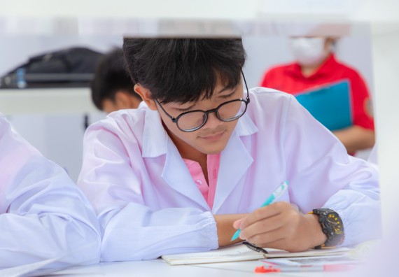 ภาพกิจกรรม  คณะวิทยาศาสตร์และเทคโนโลยี มหาวิทยาลัยราชภัฏกำแพงเพชร ร่วมกับโรงเรียนพิจิตรพิทยาคม จัดกิจกรรมเสริมปฏิบัติการเพิ่มเติมในมหาวิทยาลัย (ปฏิบัติการจุลชีววิทยา) ปีการศึกษา 2568