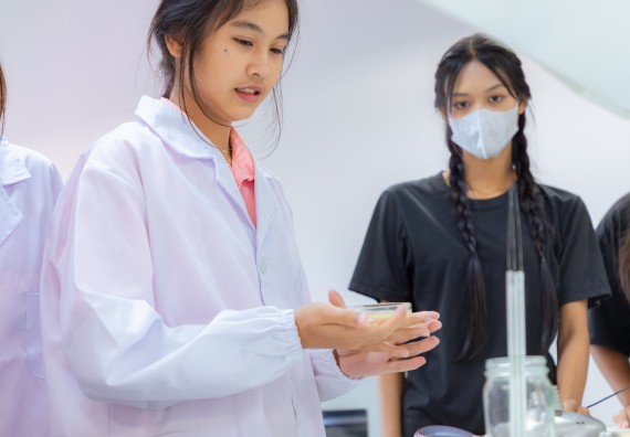 ภาพกิจกรรม  คณะวิทยาศาสตร์และเทคโนโลยี มหาวิทยาลัยราชภัฏกำแพงเพชร ร่วมกับโรงเรียนพิจิตรพิทยาคม จัดกิจกรรมเสริมปฏิบัติการเพิ่มเติมในมหาวิทยาลัย (ปฏิบัติการจุลชีววิทยา) ปีการศึกษา 2568