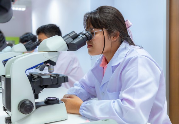 ภาพกิจกรรม  คณะวิทยาศาสตร์และเทคโนโลยี มหาวิทยาลัยราชภัฏกำแพงเพชร ร่วมกับโรงเรียนพิจิตรพิทยาคม จัดกิจกรรมเสริมปฏิบัติการเพิ่มเติมในมหาวิทยาลัย (ปฏิบัติการจุลชีววิทยา) ปีการศึกษา 2568