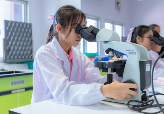 ภาพกิจกรรม  คณะวิทยาศาสตร์และเทคโนโลยี มหาวิทยาลัยราชภัฏกำแพงเพชร ร่วมกับโรงเรียนพิจิตรพิทยาคม จัดกิจกรรมเสริมปฏิบัติการเพิ่มเติมในมหาวิทยาลัย (ปฏิบัติการจุลชีววิทยา) ปีการศึกษา 2568