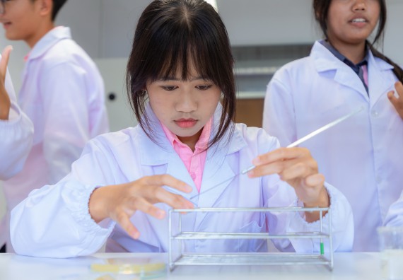 ภาพกิจกรรม  คณะวิทยาศาสตร์และเทคโนโลยี มหาวิทยาลัยราชภัฏกำแพงเพชร ร่วมกับโรงเรียนพิจิตรพิทยาคม จัดกิจกรรมเสริมปฏิบัติการเพิ่มเติมในมหาวิทยาลัย (ปฏิบัติการจุลชีววิทยา) ปีการศึกษา 2568