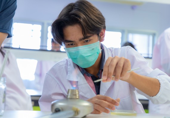 ภาพกิจกรรม  คณะวิทยาศาสตร์และเทคโนโลยี มหาวิทยาลัยราชภัฏกำแพงเพชร ร่วมกับโรงเรียนพิจิตรพิทยาคม จัดกิจกรรมเสริมปฏิบัติการเพิ่มเติมในมหาวิทยาลัย (ปฏิบัติการจุลชีววิทยา) ปีการศึกษา 2568