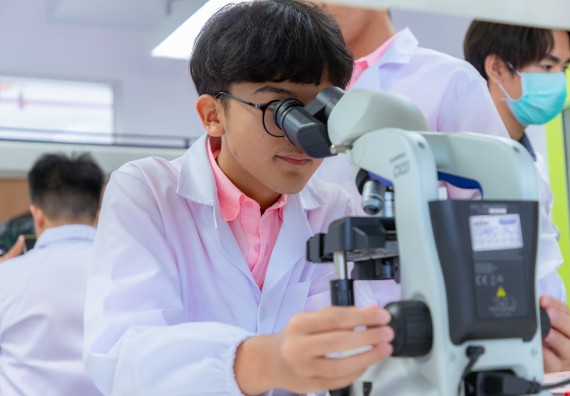 ภาพกิจกรรม  คณะวิทยาศาสตร์และเทคโนโลยี มหาวิทยาลัยราชภัฏกำแพงเพชร ร่วมกับโรงเรียนพิจิตรพิทยาคม จัดกิจกรรมเสริมปฏิบัติการเพิ่มเติมในมหาวิทยาลัย (ปฏิบัติการจุลชีววิทยา) ปีการศึกษา 2568