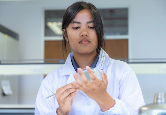 ภาพกิจกรรม  คณะวิทยาศาสตร์และเทคโนโลยี มหาวิทยาลัยราชภัฏกำแพงเพชร ร่วมกับโรงเรียนพิจิตรพิทยาคม จัดกิจกรรมเสริมปฏิบัติการเพิ่มเติมในมหาวิทยาลัย (ปฏิบัติการจุลชีววิทยา) ปีการศึกษา 2568