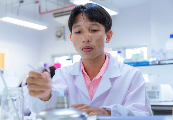 ภาพกิจกรรม  คณะวิทยาศาสตร์และเทคโนโลยี มหาวิทยาลัยราชภัฏกำแพงเพชร ร่วมกับโรงเรียนพิจิตรพิทยาคม จัดกิจกรรมเสริมปฏิบัติการเพิ่มเติมในมหาวิทยาลัย (ปฏิบัติการจุลชีววิทยา) ปีการศึกษา 2568