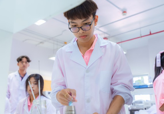 ภาพกิจกรรม  คณะวิทยาศาสตร์และเทคโนโลยี มหาวิทยาลัยราชภัฏกำแพงเพชร ร่วมกับโรงเรียนพิจิตรพิทยาคม จัดกิจกรรมเสริมปฏิบัติการเพิ่มเติมในมหาวิทยาลัย (ปฏิบัติการจุลชีววิทยา) ปีการศึกษา 2568