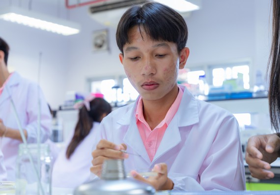 ภาพกิจกรรม  คณะวิทยาศาสตร์และเทคโนโลยี มหาวิทยาลัยราชภัฏกำแพงเพชร ร่วมกับโรงเรียนพิจิตรพิทยาคม จัดกิจกรรมเสริมปฏิบัติการเพิ่มเติมในมหาวิทยาลัย (ปฏิบัติการจุลชีววิทยา) ปีการศึกษา 2568