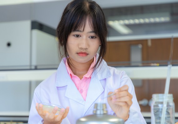 ภาพกิจกรรม  คณะวิทยาศาสตร์และเทคโนโลยี มหาวิทยาลัยราชภัฏกำแพงเพชร ร่วมกับโรงเรียนพิจิตรพิทยาคม จัดกิจกรรมเสริมปฏิบัติการเพิ่มเติมในมหาวิทยาลัย (ปฏิบัติการจุลชีววิทยา) ปีการศึกษา 2568