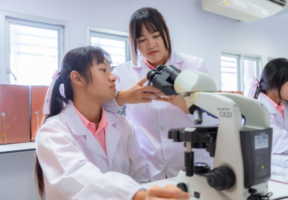 ภาพกิจกรรม  คณะวิทยาศาสตร์และเทคโนโลยี มหาวิทยาลัยราชภัฏกำแพงเพชร ร่วมกับโรงเรียนพิจิตรพิทยาคม จัดกิจกรรมเสริมปฏิบัติการเพิ่มเติมในมหาวิทยาลัย (ปฏิบัติการจุลชีววิทยา) ปีการศึกษา 2568