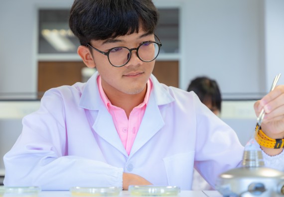 ภาพกิจกรรม  คณะวิทยาศาสตร์และเทคโนโลยี มหาวิทยาลัยราชภัฏกำแพงเพชร ร่วมกับโรงเรียนพิจิตรพิทยาคม จัดกิจกรรมเสริมปฏิบัติการเพิ่มเติมในมหาวิทยาลัย (ปฏิบัติการจุลชีววิทยา) ปีการศึกษา 2568