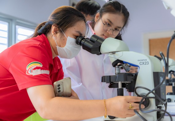 ภาพกิจกรรม  คณะวิทยาศาสตร์และเทคโนโลยี มหาวิทยาลัยราชภัฏกำแพงเพชร ร่วมกับโรงเรียนพิจิตรพิทยาคม จัดกิจกรรมเสริมปฏิบัติการเพิ่มเติมในมหาวิทยาลัย (ปฏิบัติการจุลชีววิทยา) ปีการศึกษา 2568