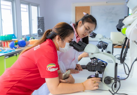 ภาพกิจกรรม  คณะวิทยาศาสตร์และเทคโนโลยี มหาวิทยาลัยราชภัฏกำแพงเพชร ร่วมกับโรงเรียนพิจิตรพิทยาคม จัดกิจกรรมเสริมปฏิบัติการเพิ่มเติมในมหาวิทยาลัย (ปฏิบัติการจุลชีววิทยา) ปีการศึกษา 2568