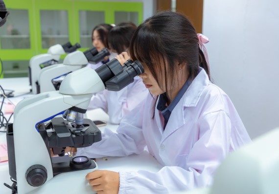 ภาพกิจกรรม  คณะวิทยาศาสตร์และเทคโนโลยี มหาวิทยาลัยราชภัฏกำแพงเพชร ร่วมกับโรงเรียนพิจิตรพิทยาคม จัดกิจกรรมเสริมปฏิบัติการเพิ่มเติมในมหาวิทยาลัย (ปฏิบัติการจุลชีววิทยา) ปีการศึกษา 2568