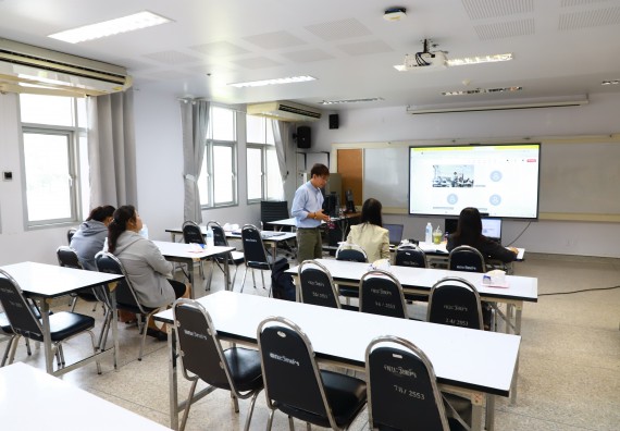 ภาพกิจกรรม  หลักสูตรวิทยาศาสตรบัณฑิต สาขาวิชานวัตกรรมและธุรกิจอาหาร คณะวิทยาศาสตร์และเทคโนโลยี มหาวิทยาลัยราชภัฏกำแพงเพชร จัดกิจกรรมตรวจประเมินคุณภาพการศึกษาภายในตามเกณฑ์ AUN-QA