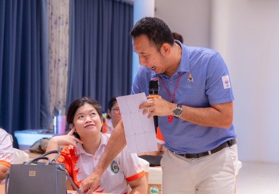 ภาพกิจกรรม  คณะวิทยาศาสตร์และเทคโนโลยี มหาวิทยาลัยราชภัฏกําแพงเพชร เข้าร่วมกิจกรรมการสัมมนาเชิงปฏิบัติการสร้างสรรค์สัมพันธ์ประสิทธิภาพของทีมงาน ในโครงการสัมมนาเชิงปฏิบัติการพัฒนาบุคลากร