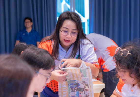 ภาพกิจกรรม  คณะวิทยาศาสตร์และเทคโนโลยี มหาวิทยาลัยราชภัฏกําแพงเพชร เข้าร่วมกิจกรรมการสัมมนาเชิงปฏิบัติการสร้างสรรค์สัมพันธ์ประสิทธิภาพของทีมงาน ในโครงการสัมมนาเชิงปฏิบัติการพัฒนาบุคลากร