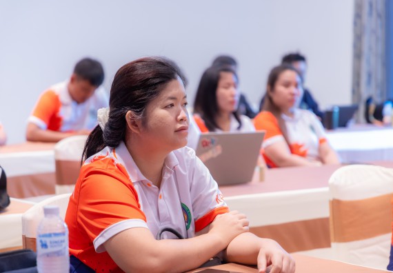 ภาพกิจกรรม  คณะวิทยาศาสตร์และเทคโนโลยี มหาวิทยาลัยราชภัฏกําแพงเพชร เข้าร่วมกิจกรรมการสัมมนาเชิงปฏิบัติการสร้างสรรค์สัมพันธ์ประสิทธิภาพของทีมงาน ในโครงการสัมมนาเชิงปฏิบัติการพัฒนาบุคลากร