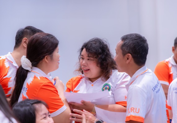 ภาพกิจกรรม  คณะวิทยาศาสตร์และเทคโนโลยี มหาวิทยาลัยราชภัฏกําแพงเพชร เข้าร่วมกิจกรรมการสัมมนาเชิงปฏิบัติการสร้างสรรค์สัมพันธ์ประสิทธิภาพของทีมงาน ในโครงการสัมมนาเชิงปฏิบัติการพัฒนาบุคลากร