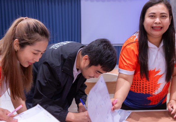 ภาพกิจกรรม  คณะวิทยาศาสตร์และเทคโนโลยี มหาวิทยาลัยราชภัฏกําแพงเพชร เข้าร่วมกิจกรรมการสัมมนาเชิงปฏิบัติการสร้างสรรค์สัมพันธ์ประสิทธิภาพของทีมงาน ในโครงการสัมมนาเชิงปฏิบัติการพัฒนาบุคลากร