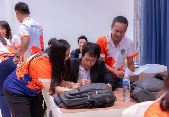 ภาพกิจกรรม  คณะวิทยาศาสตร์และเทคโนโลยี มหาวิทยาลัยราชภัฏกําแพงเพชร เข้าร่วมกิจกรรมการสัมมนาเชิงปฏิบัติการสร้างสรรค์สัมพันธ์ประสิทธิภาพของทีมงาน ในโครงการสัมมนาเชิงปฏิบัติการพัฒนาบุคลากร