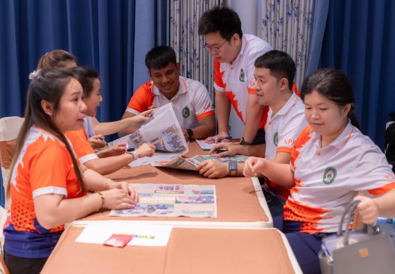 ภาพกิจกรรม  คณะวิทยาศาสตร์และเทคโนโลยี มหาวิทยาลัยราชภัฏกําแพงเพชร เข้าร่วมกิจกรรมการสัมมนาเชิงปฏิบัติการสร้างสรรค์สัมพันธ์ประสิทธิภาพของทีมงาน ในโครงการสัมมนาเชิงปฏิบัติการพัฒนาบุคลากร