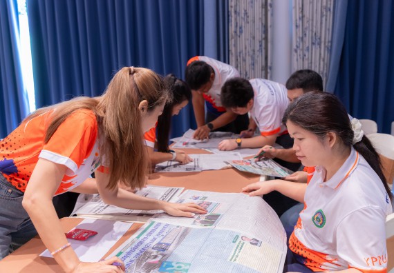 ภาพกิจกรรม  คณะวิทยาศาสตร์และเทคโนโลยี มหาวิทยาลัยราชภัฏกําแพงเพชร เข้าร่วมกิจกรรมการสัมมนาเชิงปฏิบัติการสร้างสรรค์สัมพันธ์ประสิทธิภาพของทีมงาน ในโครงการสัมมนาเชิงปฏิบัติการพัฒนาบุคลากร