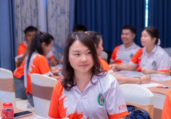 ภาพกิจกรรม  คณะวิทยาศาสตร์และเทคโนโลยี มหาวิทยาลัยราชภัฏกําแพงเพชร เข้าร่วมกิจกรรมการสัมมนาเชิงปฏิบัติการสร้างสรรค์สัมพันธ์ประสิทธิภาพของทีมงาน ในโครงการสัมมนาเชิงปฏิบัติการพัฒนาบุคลากร