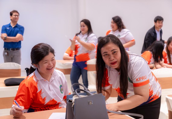 ภาพกิจกรรม  คณะวิทยาศาสตร์และเทคโนโลยี มหาวิทยาลัยราชภัฏกําแพงเพชร เข้าร่วมกิจกรรมการสัมมนาเชิงปฏิบัติการสร้างสรรค์สัมพันธ์ประสิทธิภาพของทีมงาน ในโครงการสัมมนาเชิงปฏิบัติการพัฒนาบุคลากร