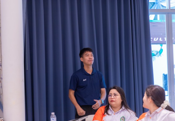 ภาพกิจกรรม  คณะวิทยาศาสตร์และเทคโนโลยี มหาวิทยาลัยราชภัฏกําแพงเพชร เข้าร่วมกิจกรรมการสัมมนาเชิงปฏิบัติการสร้างสรรค์สัมพันธ์ประสิทธิภาพของทีมงาน ในโครงการสัมมนาเชิงปฏิบัติการพัฒนาบุคลากร