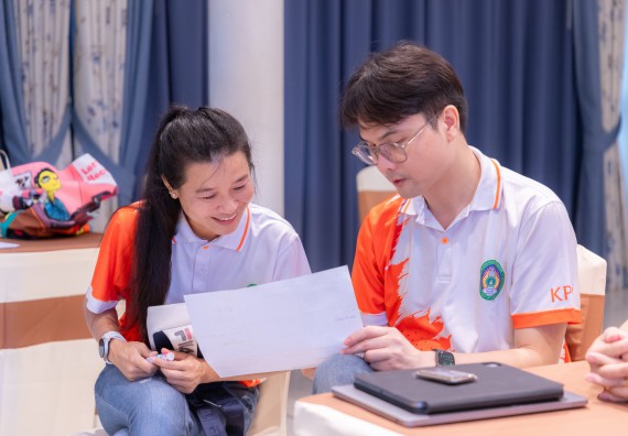 ภาพกิจกรรม  คณะวิทยาศาสตร์และเทคโนโลยี มหาวิทยาลัยราชภัฏกําแพงเพชร เข้าร่วมกิจกรรมการสัมมนาเชิงปฏิบัติการสร้างสรรค์สัมพันธ์ประสิทธิภาพของทีมงาน ในโครงการสัมมนาเชิงปฏิบัติการพัฒนาบุคลากร