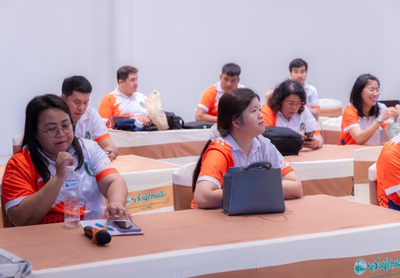 ภาพกิจกรรม  คณะวิทยาศาสตร์และเทคโนโลยี มหาวิทยาลัยราชภัฏกําแพงเพชร เข้าร่วมกิจกรรมการสัมมนาเชิงปฏิบัติการสร้างสรรค์สัมพันธ์ประสิทธิภาพของทีมงาน ในโครงการสัมมนาเชิงปฏิบัติการพัฒนาบุคลากร