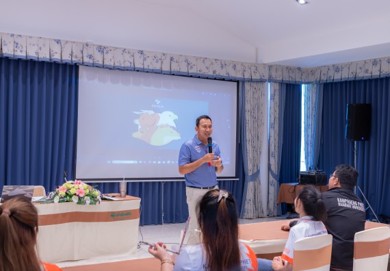 ภาพกิจกรรม  คณะวิทยาศาสตร์และเทคโนโลยี มหาวิทยาลัยราชภัฏกําแพงเพชร เข้าร่วมกิจกรรมการสัมมนาเชิงปฏิบัติการสร้างสรรค์สัมพันธ์ประสิทธิภาพของทีมงาน ในโครงการสัมมนาเชิงปฏิบัติการพัฒนาบุคลากร