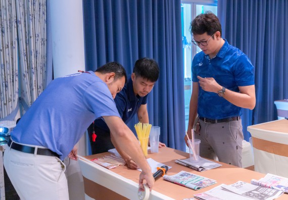 ภาพกิจกรรม  คณะวิทยาศาสตร์และเทคโนโลยี มหาวิทยาลัยราชภัฏกําแพงเพชร เข้าร่วมกิจกรรมการสัมมนาเชิงปฏิบัติการสร้างสรรค์สัมพันธ์ประสิทธิภาพของทีมงาน ในโครงการสัมมนาเชิงปฏิบัติการพัฒนาบุคลากร