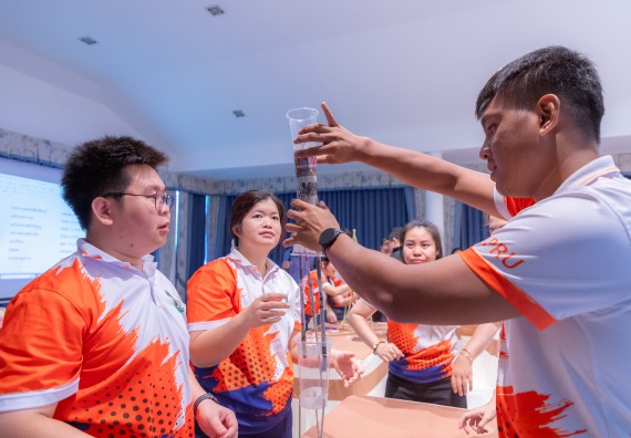 ภาพกิจกรรม  คณะวิทยาศาสตร์และเทคโนโลยี มหาวิทยาลัยราชภัฏกําแพงเพชร เข้าร่วมกิจกรรมการสัมมนาเชิงปฏิบัติการสร้างสรรค์สัมพันธ์ประสิทธิภาพของทีมงาน ในโครงการสัมมนาเชิงปฏิบัติการพัฒนาบุคลากร