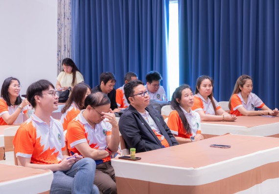 ภาพกิจกรรม  คณะวิทยาศาสตร์และเทคโนโลยี มหาวิทยาลัยราชภัฏกําแพงเพชร เข้าร่วมกิจกรรมการสัมมนาเชิงปฏิบัติการสร้างสรรค์สัมพันธ์ประสิทธิภาพของทีมงาน ในโครงการสัมมนาเชิงปฏิบัติการพัฒนาบุคลากร