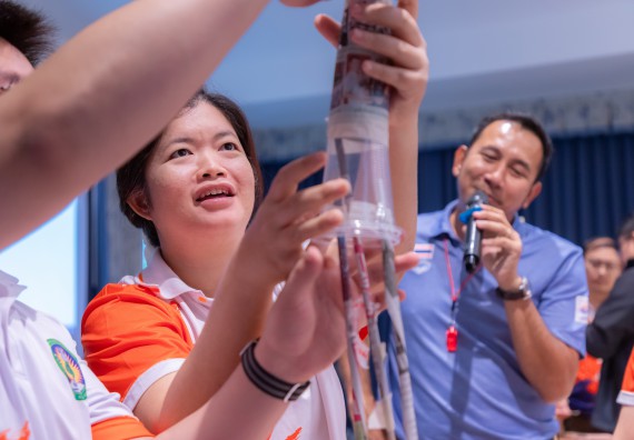 ภาพกิจกรรม  คณะวิทยาศาสตร์และเทคโนโลยี มหาวิทยาลัยราชภัฏกําแพงเพชร เข้าร่วมกิจกรรมการสัมมนาเชิงปฏิบัติการสร้างสรรค์สัมพันธ์ประสิทธิภาพของทีมงาน ในโครงการสัมมนาเชิงปฏิบัติการพัฒนาบุคลากร