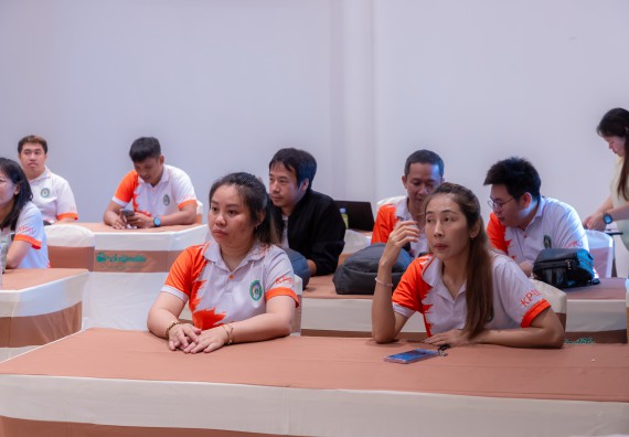 ภาพกิจกรรม  คณะวิทยาศาสตร์และเทคโนโลยี มหาวิทยาลัยราชภัฏกําแพงเพชร เข้าร่วมกิจกรรมการสัมมนาเชิงปฏิบัติการสร้างสรรค์สัมพันธ์ประสิทธิภาพของทีมงาน ในโครงการสัมมนาเชิงปฏิบัติการพัฒนาบุคลากร