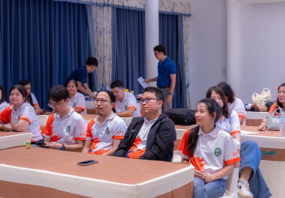 ภาพกิจกรรม  คณะวิทยาศาสตร์และเทคโนโลยี มหาวิทยาลัยราชภัฏกําแพงเพชร เข้าร่วมกิจกรรมการสัมมนาเชิงปฏิบัติการสร้างสรรค์สัมพันธ์ประสิทธิภาพของทีมงาน ในโครงการสัมมนาเชิงปฏิบัติการพัฒนาบุคลากร