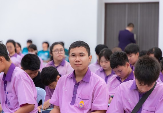 ภาพกิจกรรม คณะวิทยาศาสตร์และเทคโนโลยี มหาวิทยาลัยราชภัฏกำแพงเพชร ร่วมกับโรงเรียนคลองขลุงราษฎร์รังสรรค์ กำหนดจัดกิจกรรมค่ายบูรณาการวิทยาศาสตร์ คณิตศาสตร์และเทคโนโลยีเพื่อส่งเสริมนักเรียนในโครงการห้องเรียนพิเศษ (E-SMART) 