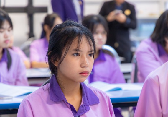 ภาพกิจกรรม คณะวิทยาศาสตร์และเทคโนโลยี มหาวิทยาลัยราชภัฏกำแพงเพชร ร่วมกับโรงเรียนคลองขลุงราษฎร์รังสรรค์ กำหนดจัดกิจกรรมค่ายบูรณาการวิทยาศาสตร์ คณิตศาสตร์และเทคโนโลยีเพื่อส่งเสริมนักเรียนในโครงการห้องเรียนพิเศษ (E-SMART) 