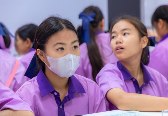 ภาพกิจกรรม คณะวิทยาศาสตร์และเทคโนโลยี มหาวิทยาลัยราชภัฏกำแพงเพชร ร่วมกับโรงเรียนคลองขลุงราษฎร์รังสรรค์ กำหนดจัดกิจกรรมค่ายบูรณาการวิทยาศาสตร์ คณิตศาสตร์และเทคโนโลยีเพื่อส่งเสริมนักเรียนในโครงการห้องเรียนพิเศษ (E-SMART) 