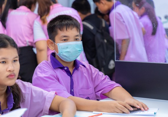 ภาพกิจกรรม คณะวิทยาศาสตร์และเทคโนโลยี มหาวิทยาลัยราชภัฏกำแพงเพชร ร่วมกับโรงเรียนคลองขลุงราษฎร์รังสรรค์ กำหนดจัดกิจกรรมค่ายบูรณาการวิทยาศาสตร์ คณิตศาสตร์และเทคโนโลยีเพื่อส่งเสริมนักเรียนในโครงการห้องเรียนพิเศษ (E-SMART) 