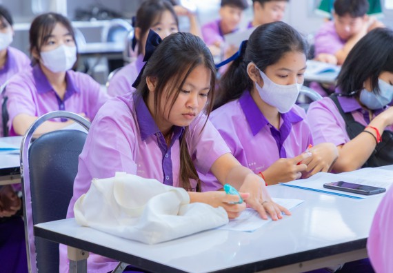 ภาพกิจกรรม คณะวิทยาศาสตร์และเทคโนโลยี มหาวิทยาลัยราชภัฏกำแพงเพชร ร่วมกับโรงเรียนคลองขลุงราษฎร์รังสรรค์ กำหนดจัดกิจกรรมค่ายบูรณาการวิทยาศาสตร์ คณิตศาสตร์และเทคโนโลยีเพื่อส่งเสริมนักเรียนในโครงการห้องเรียนพิเศษ (E-SMART) 