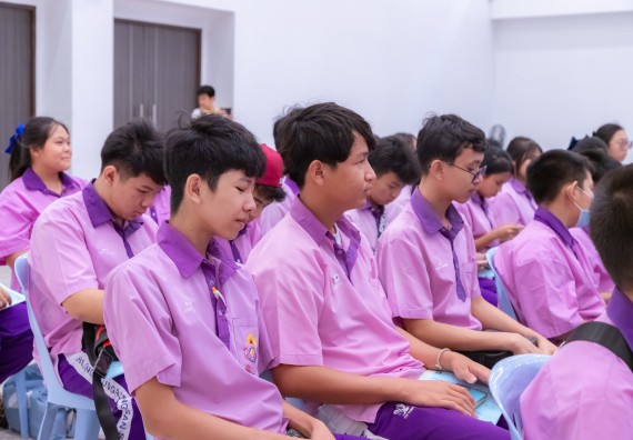 ภาพกิจกรรม คณะวิทยาศาสตร์และเทคโนโลยี มหาวิทยาลัยราชภัฏกำแพงเพชร ร่วมกับโรงเรียนคลองขลุงราษฎร์รังสรรค์ กำหนดจัดกิจกรรมค่ายบูรณาการวิทยาศาสตร์ คณิตศาสตร์และเทคโนโลยีเพื่อส่งเสริมนักเรียนในโครงการห้องเรียนพิเศษ (E-SMART) 