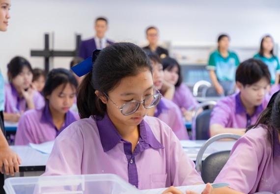 ภาพกิจกรรม คณะวิทยาศาสตร์และเทคโนโลยี มหาวิทยาลัยราชภัฏกำแพงเพชร ร่วมกับโรงเรียนคลองขลุงราษฎร์รังสรรค์ กำหนดจัดกิจกรรมค่ายบูรณาการวิทยาศาสตร์ คณิตศาสตร์และเทคโนโลยีเพื่อส่งเสริมนักเรียนในโครงการห้องเรียนพิเศษ (E-SMART) 