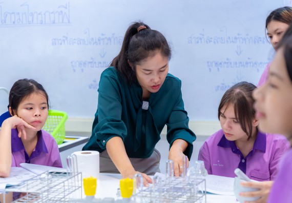 ภาพกิจกรรม คณะวิทยาศาสตร์และเทคโนโลยี มหาวิทยาลัยราชภัฏกำแพงเพชร ร่วมกับโรงเรียนคลองขลุงราษฎร์รังสรรค์ กำหนดจัดกิจกรรมค่ายบูรณาการวิทยาศาสตร์ คณิตศาสตร์และเทคโนโลยีเพื่อส่งเสริมนักเรียนในโครงการห้องเรียนพิเศษ (E-SMART) 