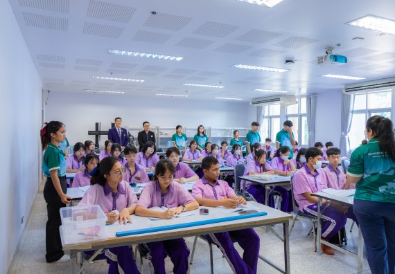 ภาพกิจกรรม คณะวิทยาศาสตร์และเทคโนโลยี มหาวิทยาลัยราชภัฏกำแพงเพชร ร่วมกับโรงเรียนคลองขลุงราษฎร์รังสรรค์ กำหนดจัดกิจกรรมค่ายบูรณาการวิทยาศาสตร์ คณิตศาสตร์และเทคโนโลยีเพื่อส่งเสริมนักเรียนในโครงการห้องเรียนพิเศษ (E-SMART) 