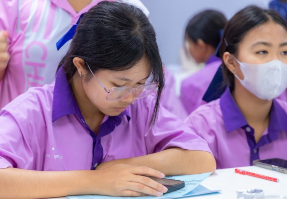 ภาพกิจกรรม คณะวิทยาศาสตร์และเทคโนโลยี มหาวิทยาลัยราชภัฏกำแพงเพชร ร่วมกับโรงเรียนคลองขลุงราษฎร์รังสรรค์ กำหนดจัดกิจกรรมค่ายบูรณาการวิทยาศาสตร์ คณิตศาสตร์และเทคโนโลยีเพื่อส่งเสริมนักเรียนในโครงการห้องเรียนพิเศษ (E-SMART) 