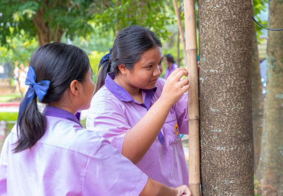 ภาพกิจกรรม คณะวิทยาศาสตร์และเทคโนโลยี มหาวิทยาลัยราชภัฏกำแพงเพชร ร่วมกับโรงเรียนคลองขลุงราษฎร์รังสรรค์ กำหนดจัดกิจกรรมค่ายบูรณาการวิทยาศาสตร์ คณิตศาสตร์และเทคโนโลยีเพื่อส่งเสริมนักเรียนในโครงการห้องเรียนพิเศษ (E-SMART) 