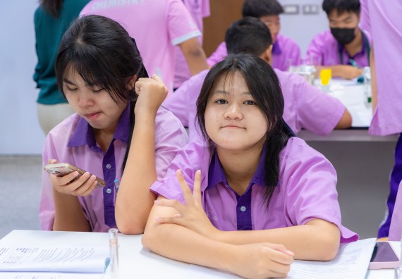 ภาพกิจกรรม คณะวิทยาศาสตร์และเทคโนโลยี มหาวิทยาลัยราชภัฏกำแพงเพชร ร่วมกับโรงเรียนคลองขลุงราษฎร์รังสรรค์ กำหนดจัดกิจกรรมค่ายบูรณาการวิทยาศาสตร์ คณิตศาสตร์และเทคโนโลยีเพื่อส่งเสริมนักเรียนในโครงการห้องเรียนพิเศษ (E-SMART) 